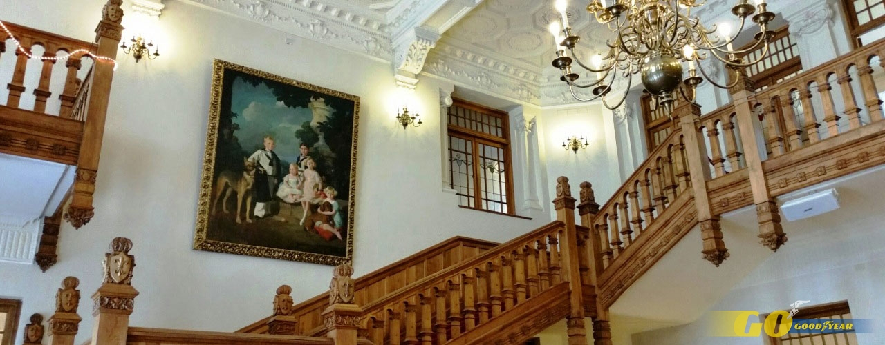 Palacio Magdalena escalinata